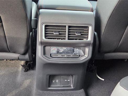 New 2026 Volkswagen Atlas Peak Edition AWD/4WD image 28