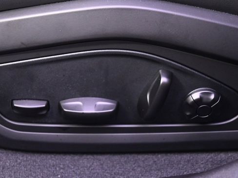 Used 2021 Porsche Taycan 4S w/ Premium Package image 14