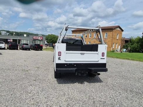 Used 2024 Chevrolet Silverado 2500 Custom w/ Custom Convenience Package AWD/4WD image 8