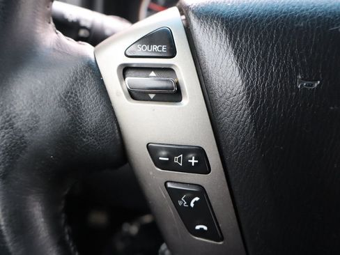 Used 2013 Nissan Titan SV w/ SV Value Truck Pkg image 29