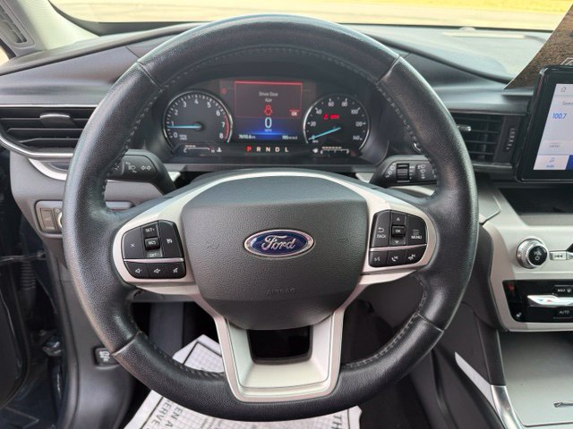 Used 2022 Ford Explorer XLT w/ Equipment Group 202A AWD/4WD image 18