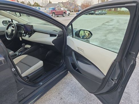 Used 2023 Toyota Corolla LE image 38