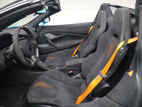 Used 2022 McLaren 765LT RWD image 31