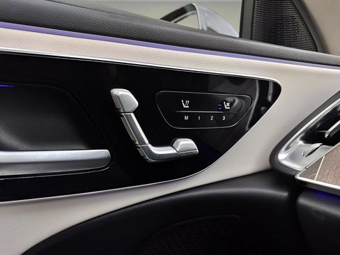 Used 2025 Mercedes-Benz E 350 4MATIC Sedan w/ Winter Package image 22