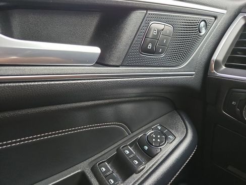 Used 2022 Ford Edge Titanium AWD/4WD image 19