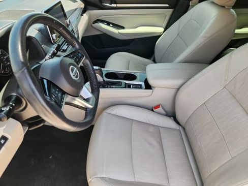Used 2021 Nissan Altima 2.5 SL FWD image 12