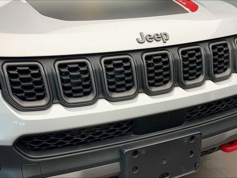 Used 2024 Jeep Compass Trailhawk image 29