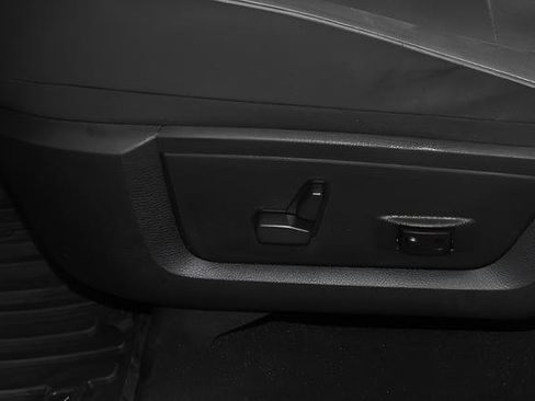 Used 2023 RAM 1500 Classic SLT AWD/4WD image 28