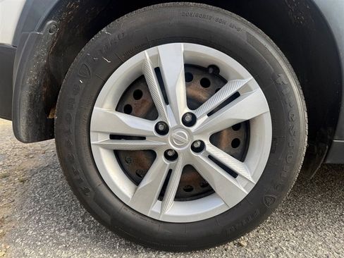 Used 2020 Nissan Kicks S image 36