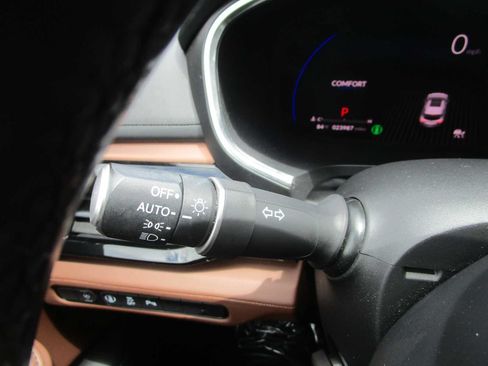 Certified 2024 Acura MDX SH-AWD w/ Technology Package image 30