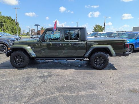 Used 2023 Jeep Gladiator Sport AWD/4WD image 4
