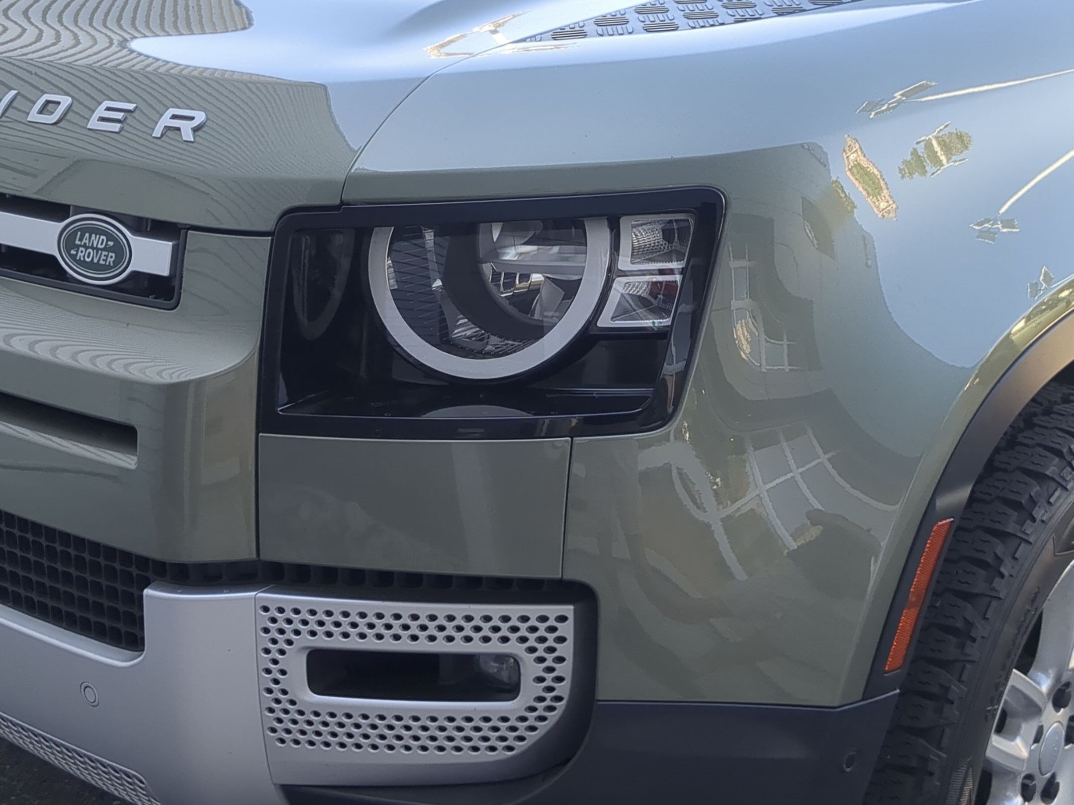 Certified 2023 Land Rover Defender 90 S AWD/4WD image 12