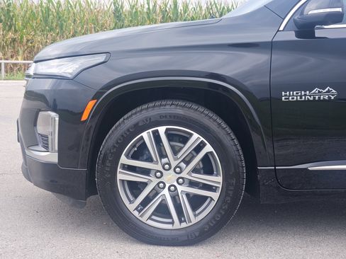 Used 2023 Chevrolet Traverse High Country w/ LPO, Floor Liner Package AWD/4WD image 9