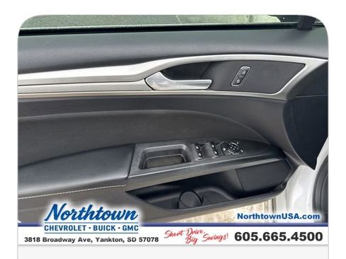 Used 2020 Ford Fusion SE image 11