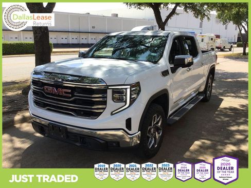 Used 2022 GMC Sierra 1500 SLT AWD/4WD image 1