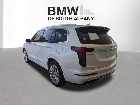 Used 2022 Cadillac XT6 Premium Luxury FWD image 4