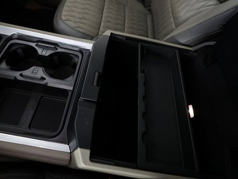 Used 2025 Ford F450 Platinum w/ Platinum Plus Package image 38