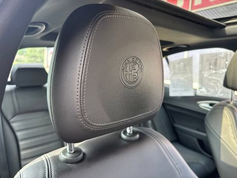 Used 2024 Alfa Romeo Giulia Veloce AWD/4WD image 71
