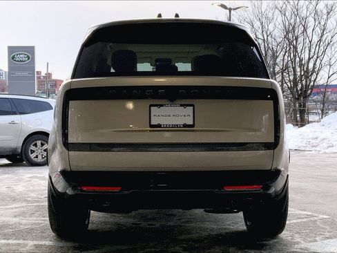 New 2026 Land Rover Range Rover Long Wheelbase SE image 4