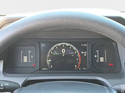 Used 2025 Toyota Tacoma SR5 AWD/4WD image 24