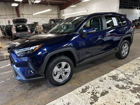 Certified 2025 Toyota RAV4 XLE AWD/4WD image 1