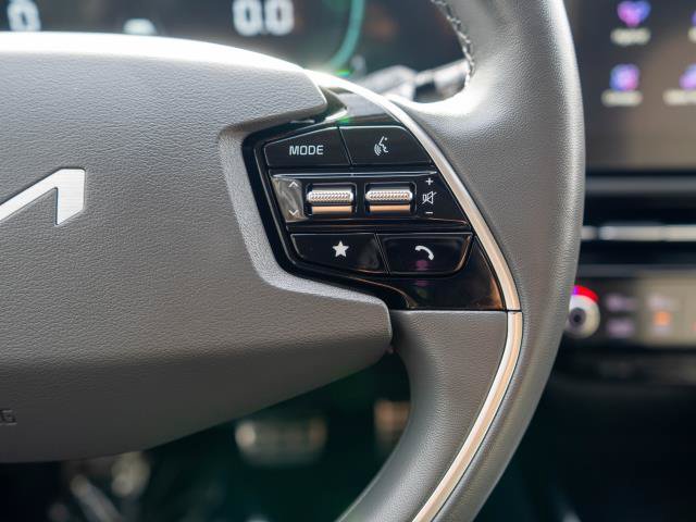 Certified 2023 Kia Niro SX Touring FWD image 19