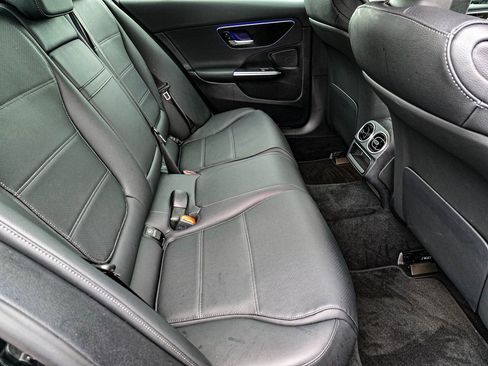 Used 2025 Mercedes-Benz C 300 4MATIC Sedan image 34