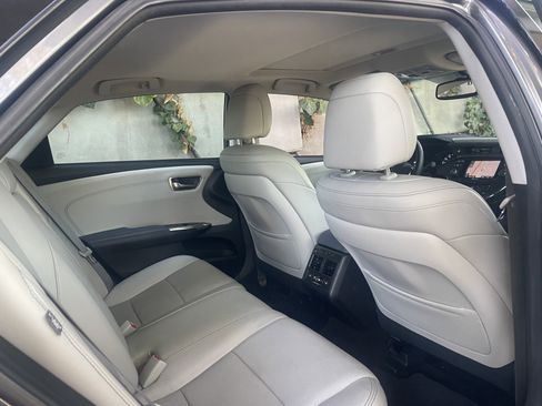 Used 2013 Toyota Avalon Limited w/ Technology Pkg image 13