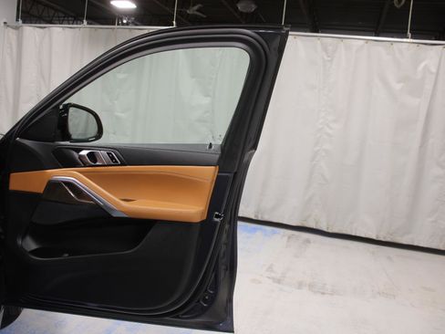 Used 2022 BMW X6 xDrive40i w/ M Sport Package image 21