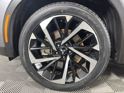 Used 2024 Mitsubishi Outlander SE image 12