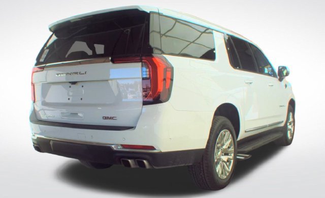 Used 2025 GMC Yukon XL Denali AWD/4WD image 2