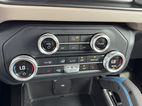 Used 2021 Ford Bronco Wildtrak image 25