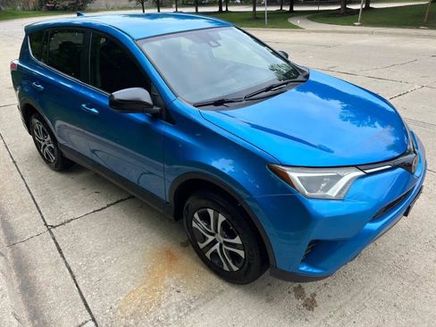 Used 2018 Toyota RAV4 LE image 7