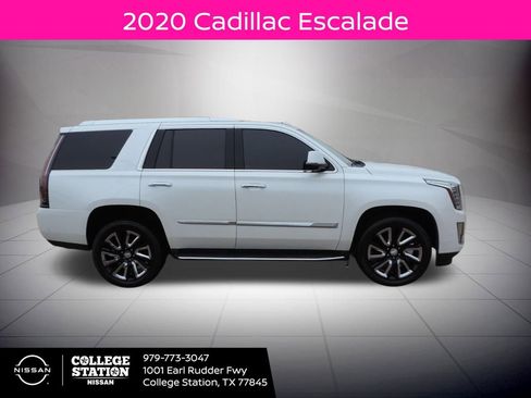 Used 2020 Cadillac Escalade Luxury image 2
