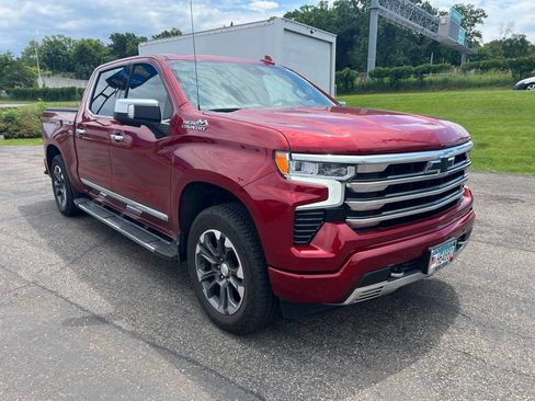 Used 2025 Chevrolet Silverado 1500 High Country w/ Z71 Off-Road Package AWD/4WD image 9