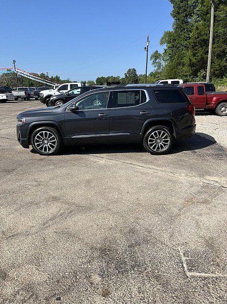 Used 2022 GMC Acadia Denali w/ Denali Technology Package FWD image 4