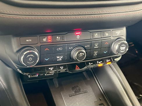 Used 2022 Dodge Durango R/T image 16