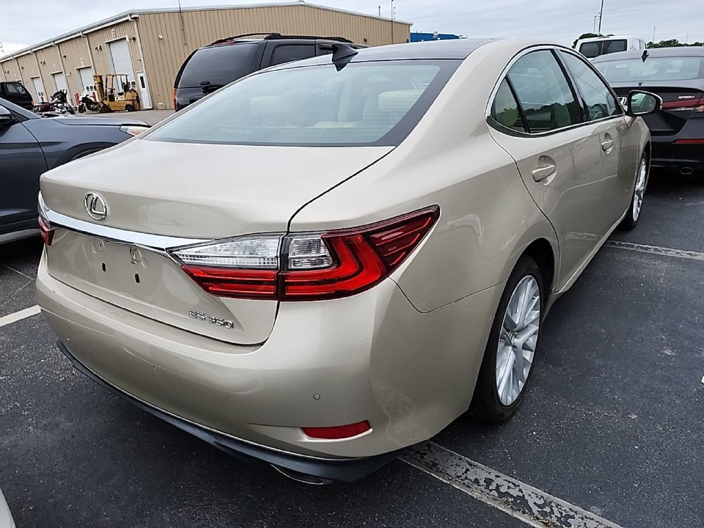 Used 2016 Lexus ES 350 w/ Luxury Package w/Wood Trim FWD image 3