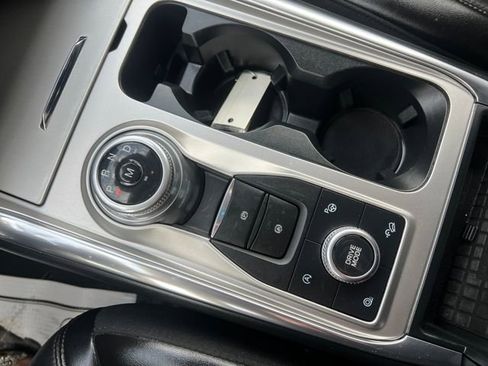 Used 2020 Ford Explorer Platinum w/ Premium Technology Package image 34