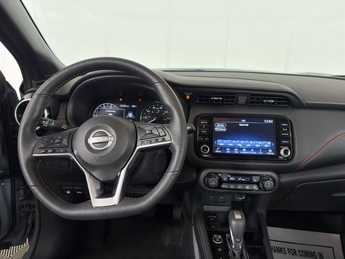 Used 2024 Nissan Kicks SR w/ SR Premium Package FWD image 3