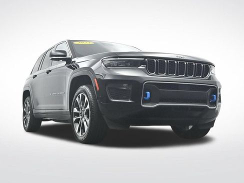 Used 2023 Jeep Grand Cherokee Overland w/ Luxury Tech Group IV AWD/4WD image 33