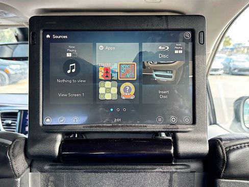 Used 2018 Chrysler Pacifica Limited w/ Tire & Wheel Group image 25