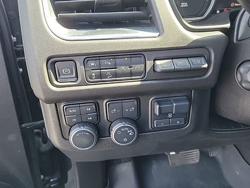 Used 2021 Chevrolet Suburban High Country w/ Premium Package AWD/4WD image 11