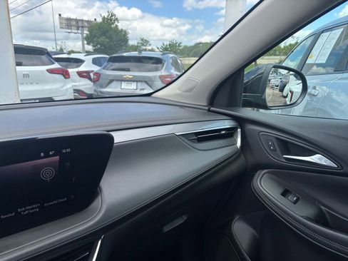 Used 2025 Buick Encore GX Preferred FWD image 34