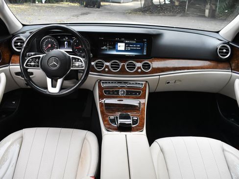 Used 2019 Mercedes-Benz E 300 4MATIC w/ Convenience Package image 30