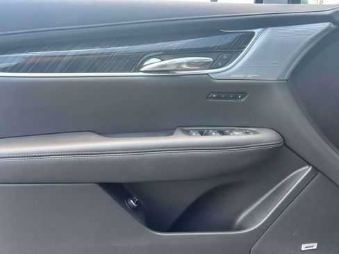 Used 2023 Cadillac XT6 Premium Luxury AWD/4WD image 16