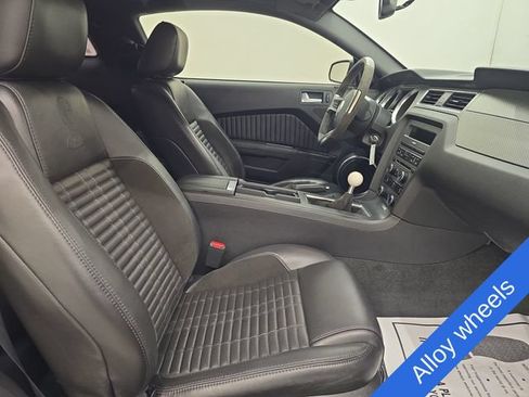 Used 2010 Ford Mustang Shelby GT500 RWD image 9