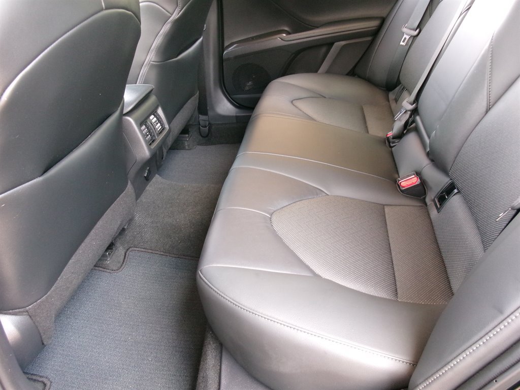 Used 2024 Toyota Camry XLE FWD image 35