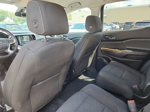 Used 2019 GMC Acadia SLE image 25