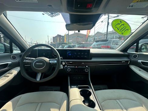 Used 2025 Hyundai Sonata SEL FWD image 10